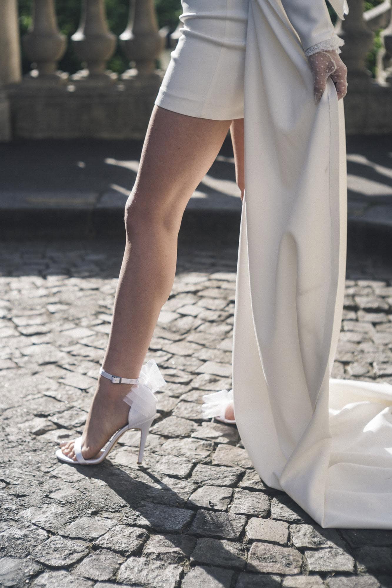 Bridal heels cobblestone Rome - weddings photography in Rome by Finzi
