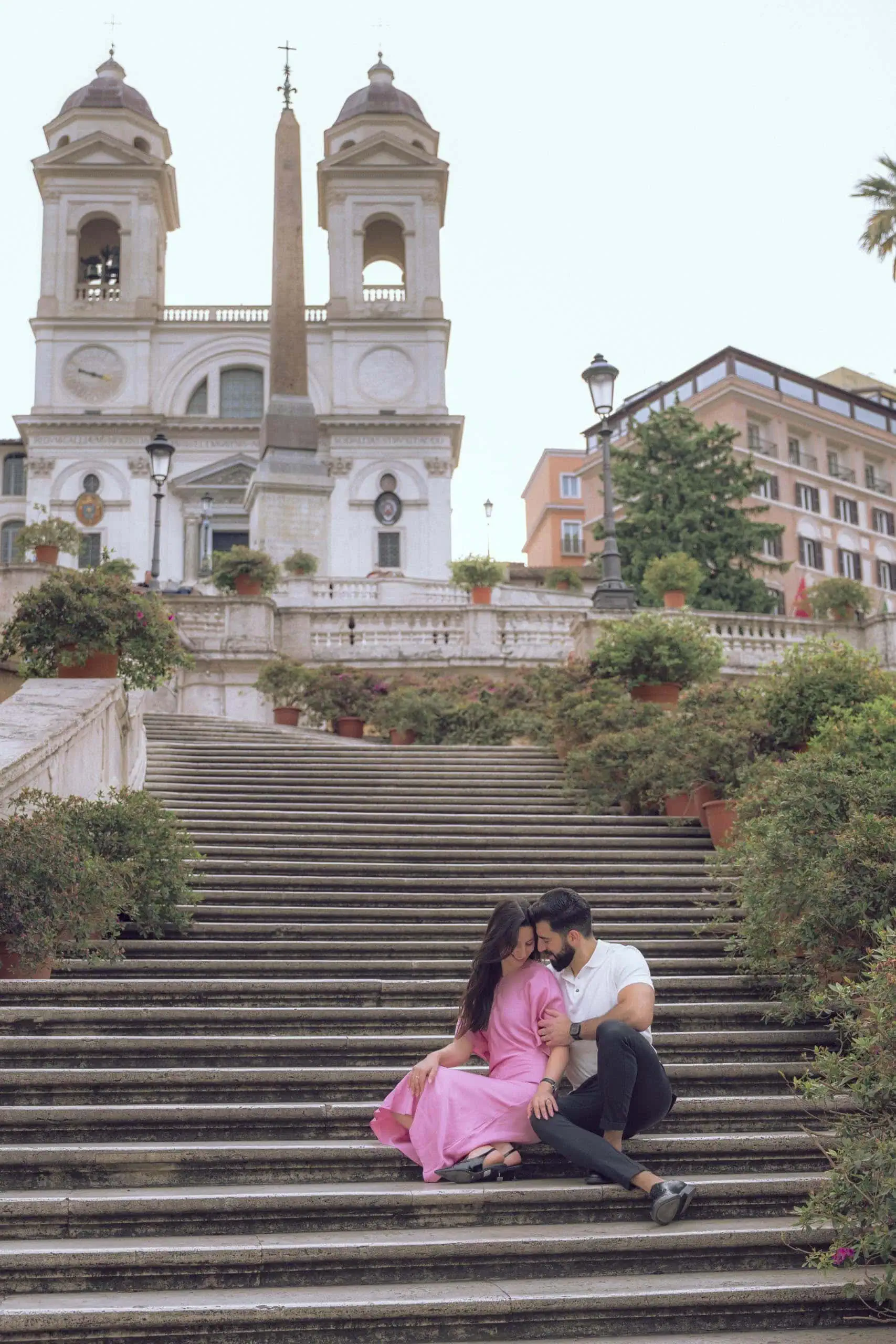 Couple cuddling spanish steps trinita dei monti - Rome by Finzi
