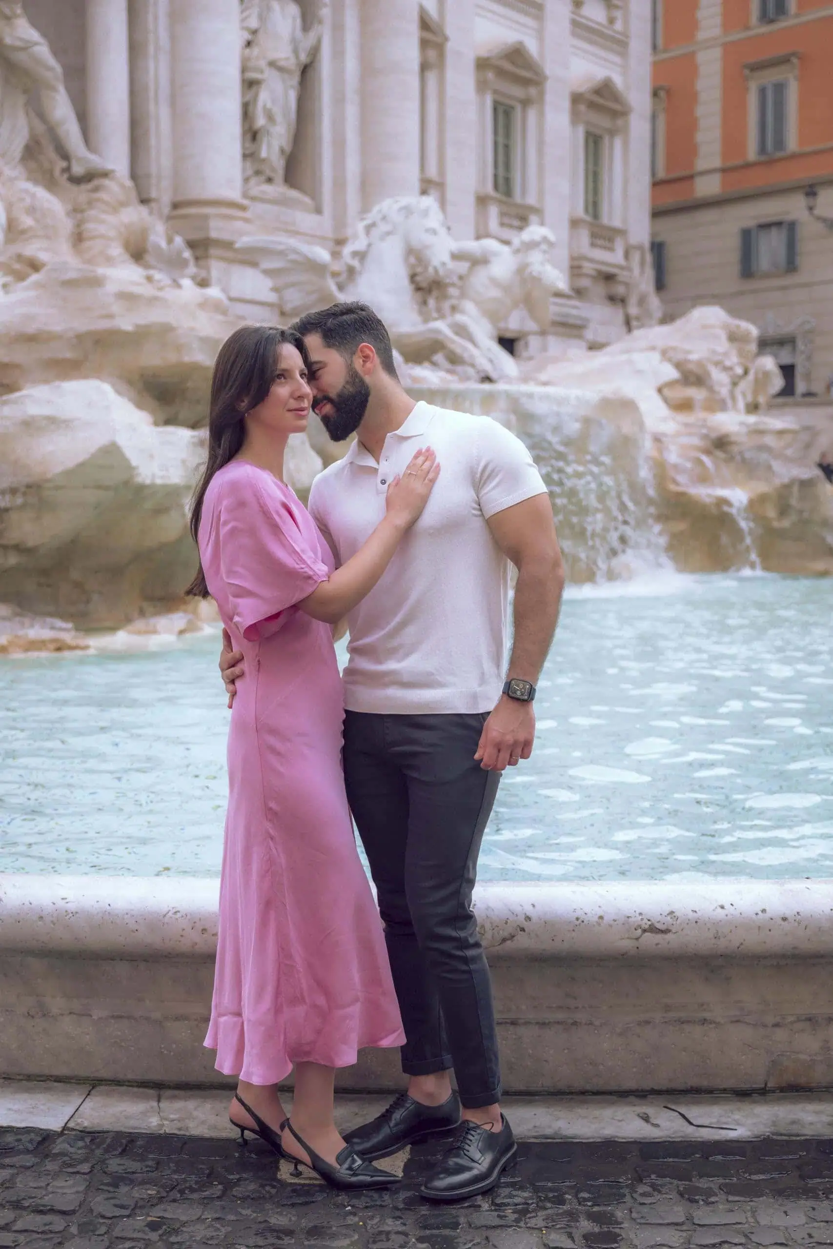 Couple embracing trevi fountain Rome photographer finzi - Rome by Finzi
