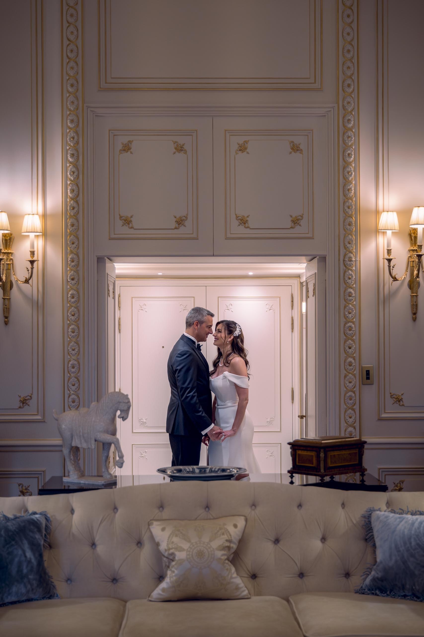 Couple ornate salon portrait Rome - weddings photography in Rome by Finzi