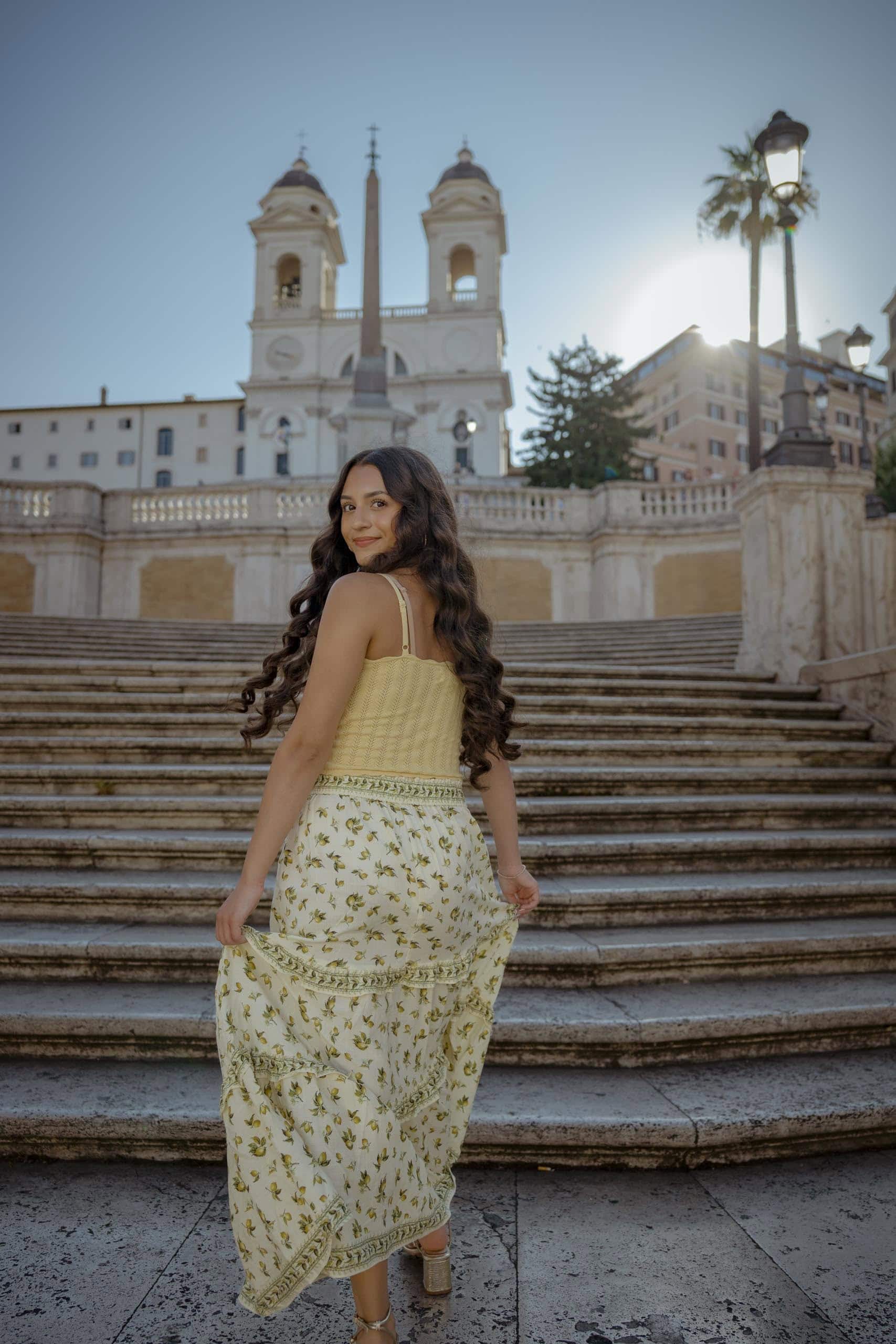 Woman looking back spanish steps - solo photography in Rome by Finzi